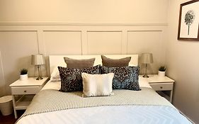 Holly Lodge - 2 X Kingsize Bedrooms With Private Entrance And Free Parking-New Shower Room